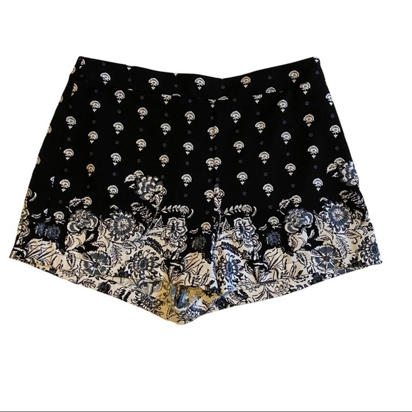 Abercrombie & Fitch Navy White Grey Floral Print 3/4 Zip High-Rise Short Women 6 - Picture 2 of 8